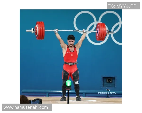 以举重运动员的训练与心理素质提升为核心探讨体育竞技中的身体与心态双重挑战