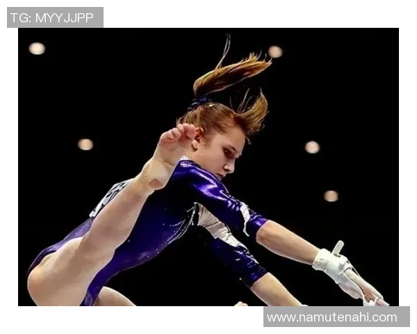 体操队成员齐聚一堂猜测足球明星名字乐趣无穷